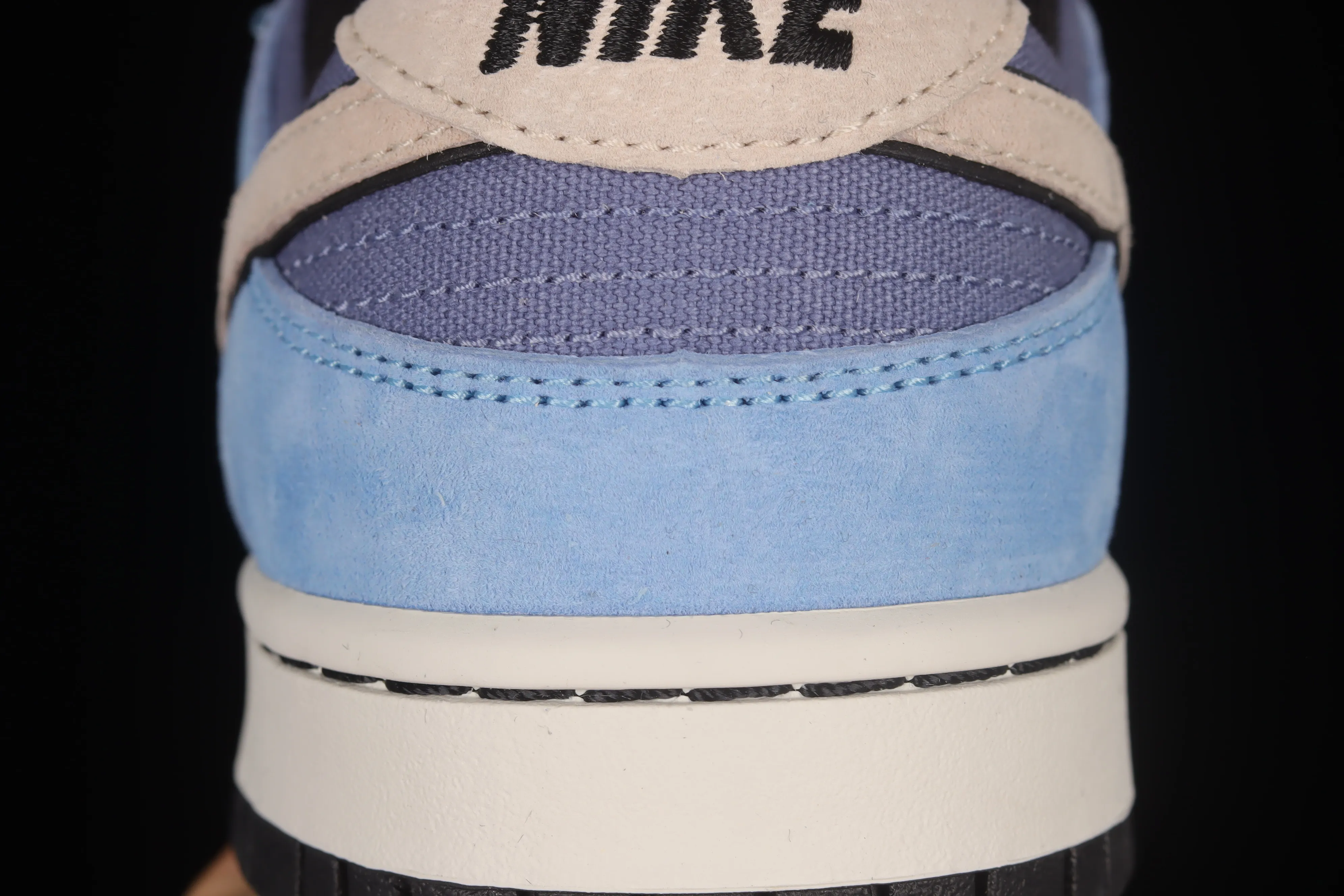 All Categories Nk SB Dunk Series Nk SB Dunk Low Low-top sneakers Otomo Katsuhiro x Nk SB Dunk Low "Steamboy OST" Otomo Katsuhiro co-branded SB low-top sports and leisure sneakers LF0039-014